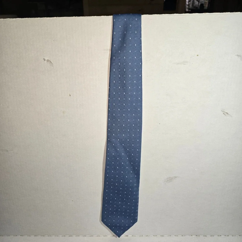 VINTAGE Periwinkle Cornflower Blue with White Dots Principe Polyester Neck Tie‎
